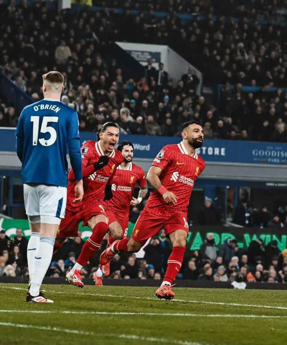 体育直播-利物浦训练开放日,转会期迎来里程碑引欢呼,西甲在即,训练强度明显提升的简单介绍