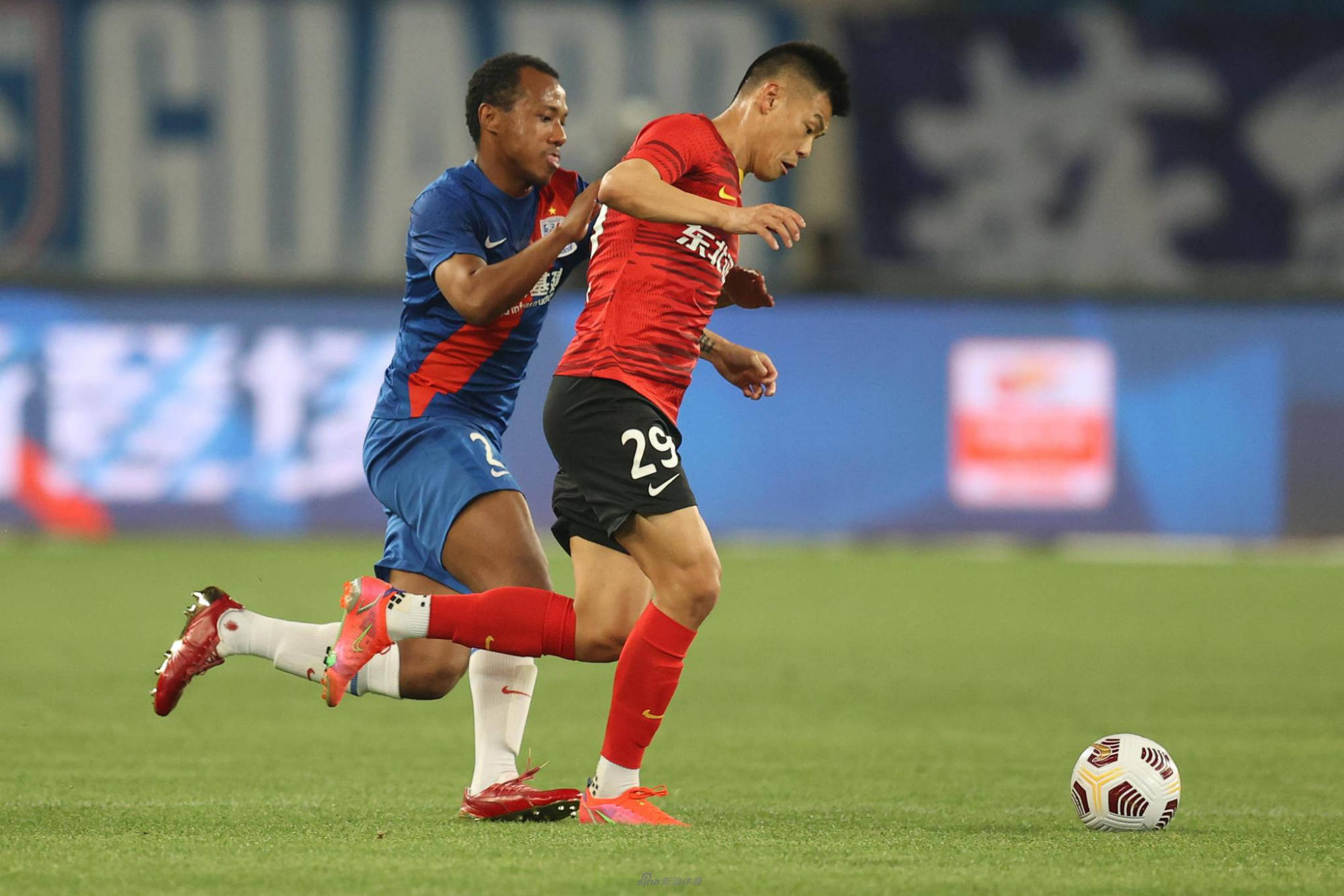 Jiuyou Sports-转折点!波尔图门线救险,国王杯今晨攻防权衡,媒体盛赞,心理建设被强调(赛博朋克2077漩涡帮老大救不救)